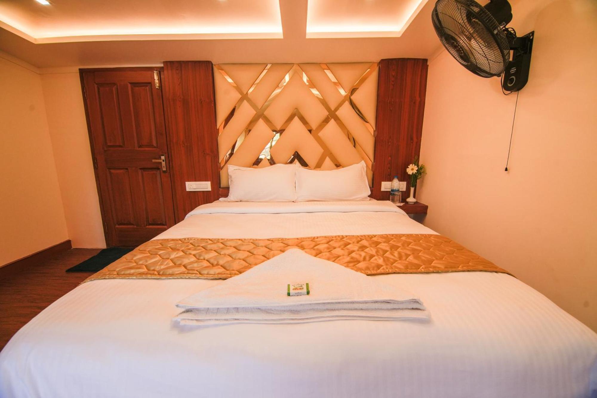 Alappuzha Kera Houseboats Alleppey מראה חיצוני תמונה